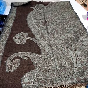 Roberto Cavalli shawl CLASS Roberto cavali  27/80 inches